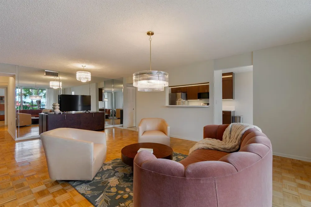 102 Half Moon Circle #G2 Hypoluxo, FL 33462