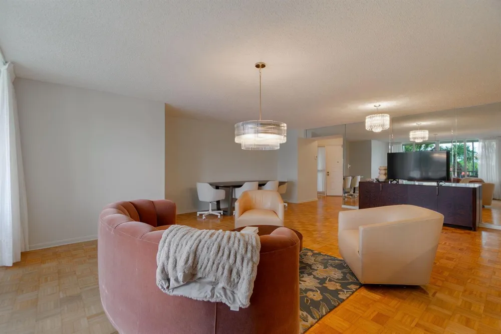 102 Half Moon Circle #G2 Hypoluxo, FL 33462