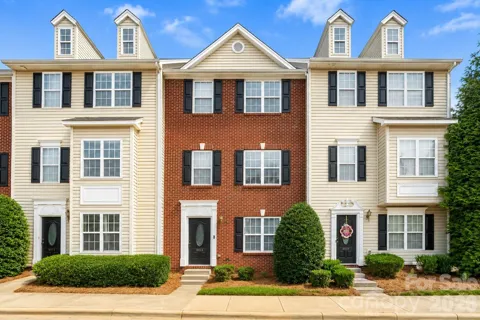 9815 Treeside Lane