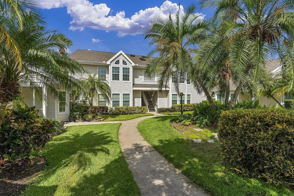 1965 Westminster Circle #6 Vero Beach, FL 32966