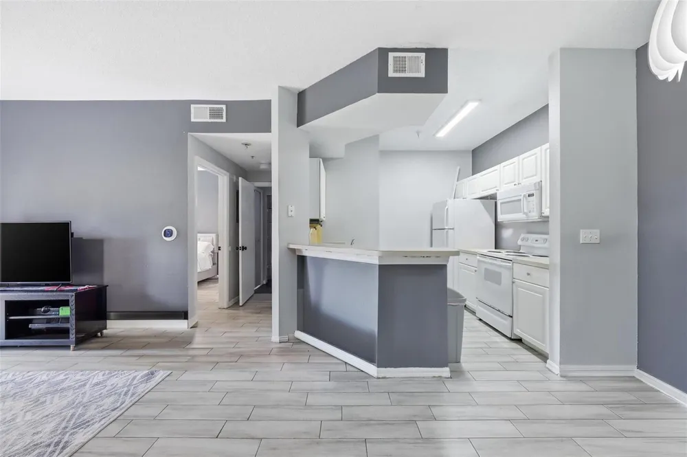 5518 Metrowest Boulevard #11-104 Orlando, FL 32811