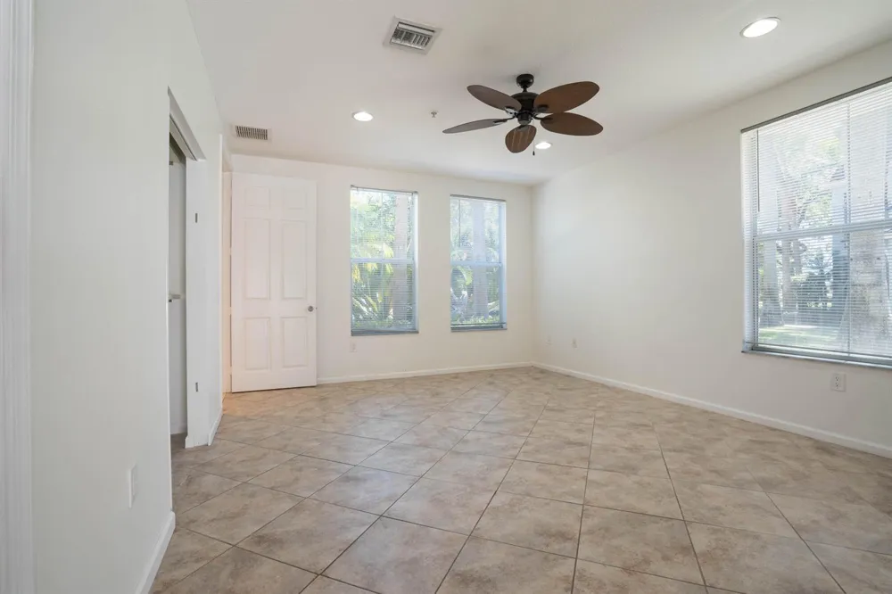 1356 Piazza Pitti Boynton Beach, FL 33426