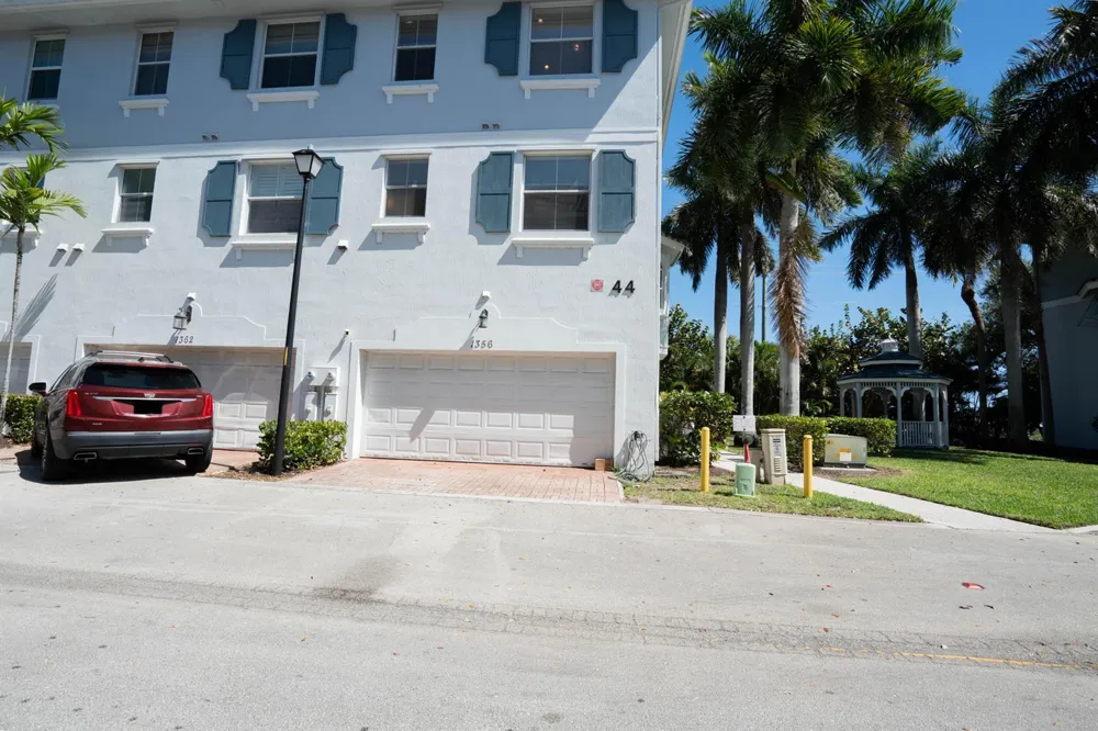 1356 Piazza Pitti Boynton Beach, FL 33426