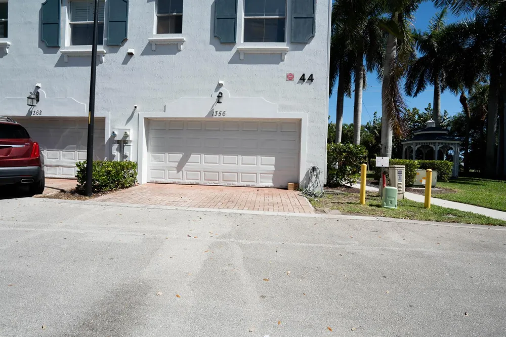 1356 Piazza Pitti Boynton Beach, FL 33426