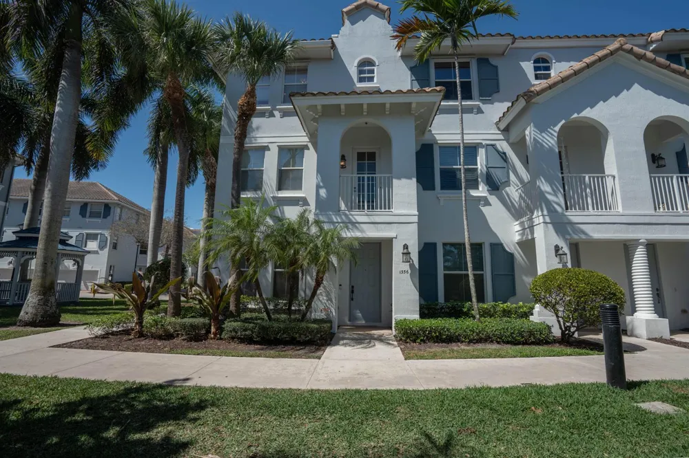1356 Piazza Pitti Boynton Beach, FL 33426