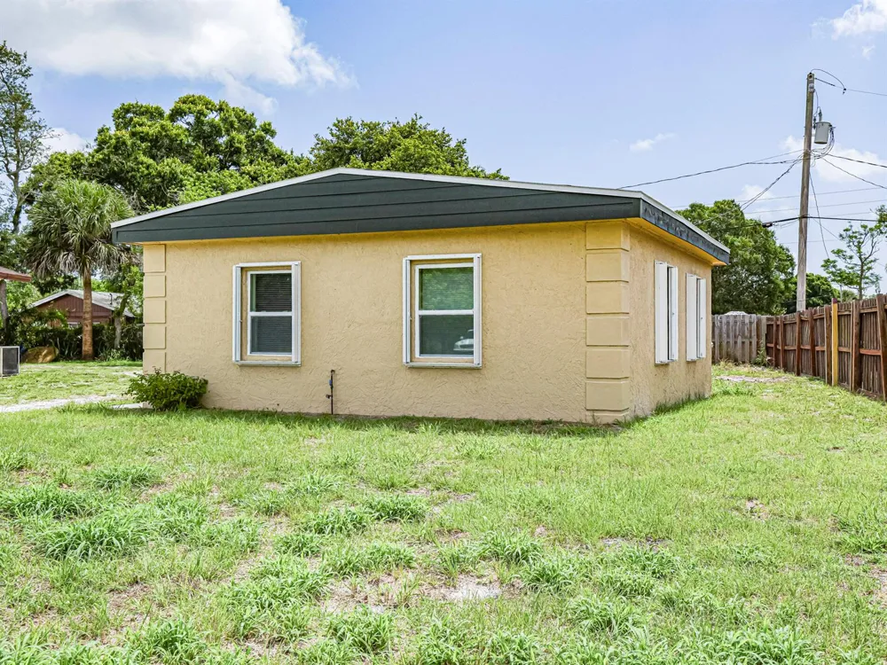 4716 29th Avenue Vero Beach, FL 32967