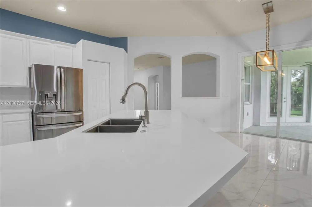 19548 S Whitewater Ave Weston, FL 33332