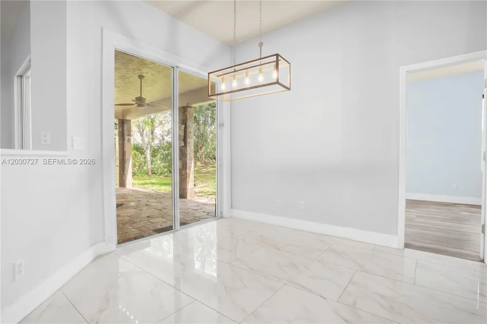 19548 S Whitewater Ave Weston, FL 33332