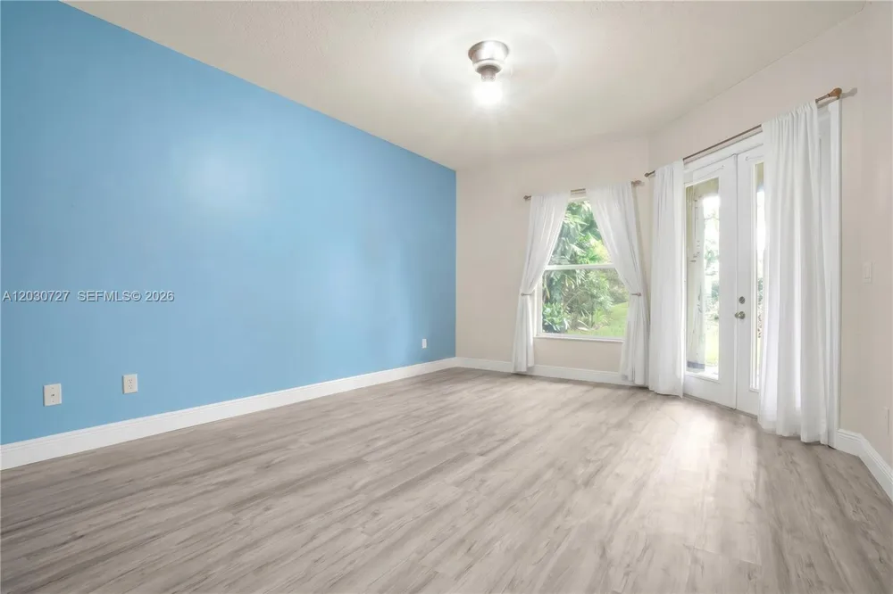 19548 S Whitewater Ave Weston, FL 33332