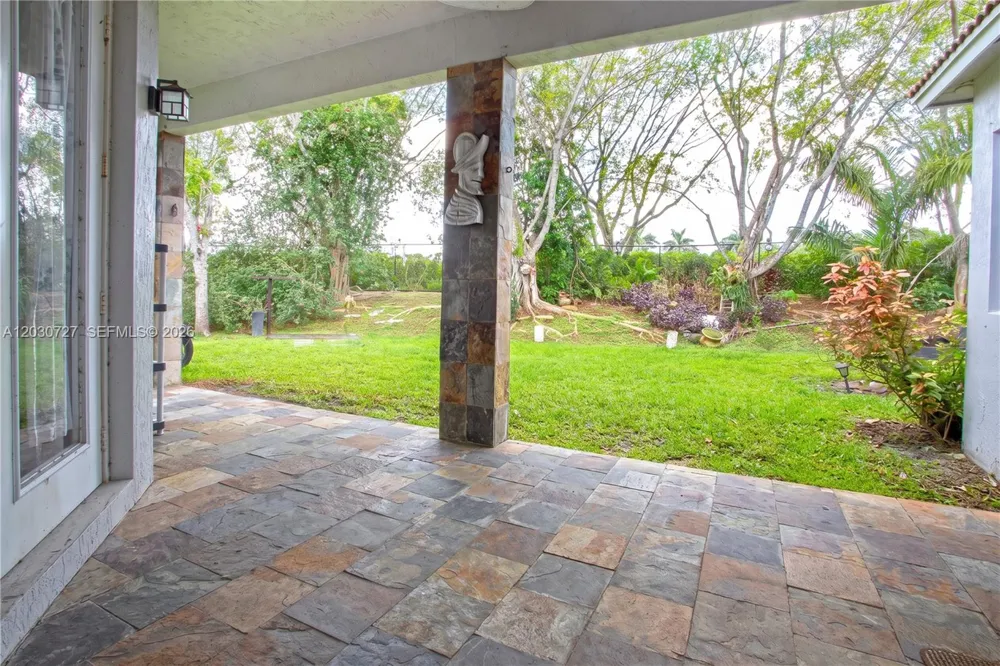 19548 S Whitewater Ave Weston, FL 33332