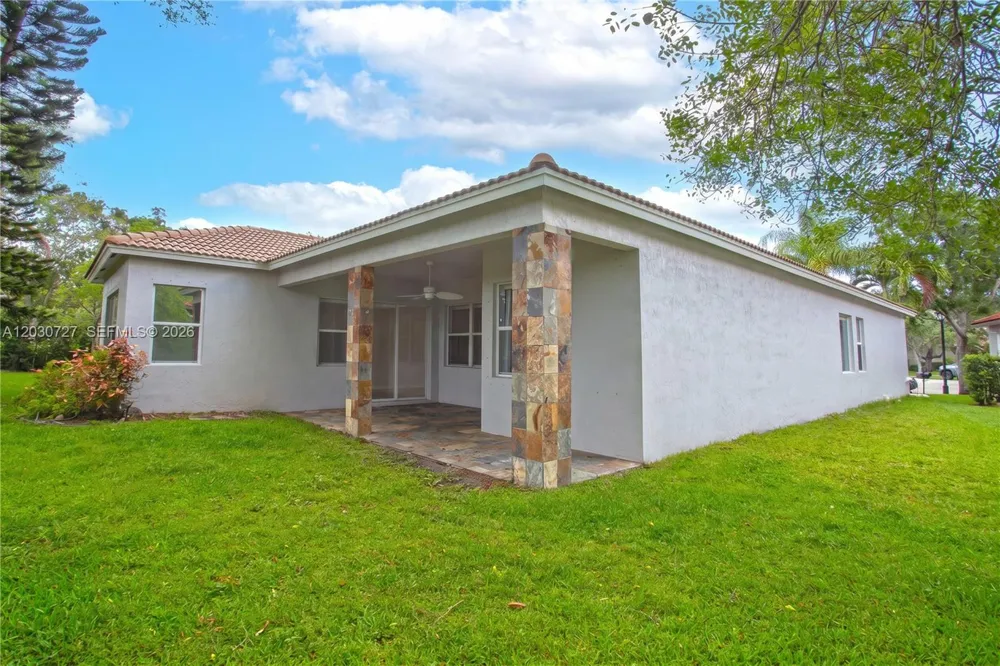 19548 S Whitewater Ave Weston, FL 33332