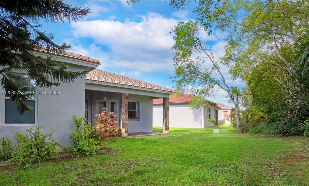 19548 S Whitewater Ave Weston, FL 33332