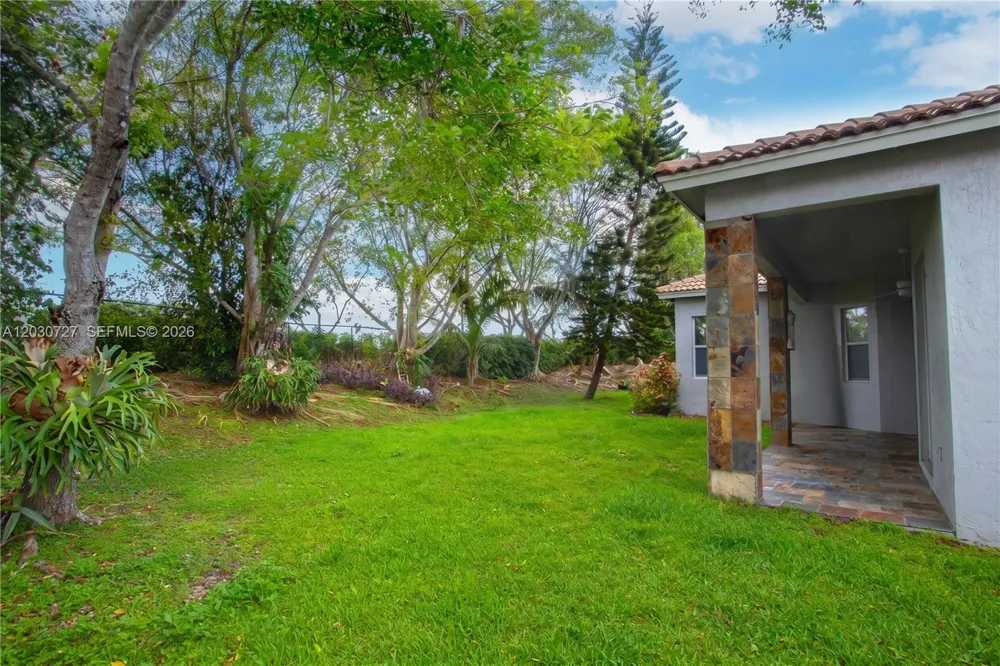 19548 S Whitewater Ave Weston, FL 33332