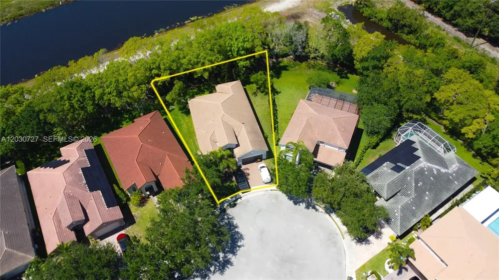 19548 S Whitewater Ave Weston, FL 33332