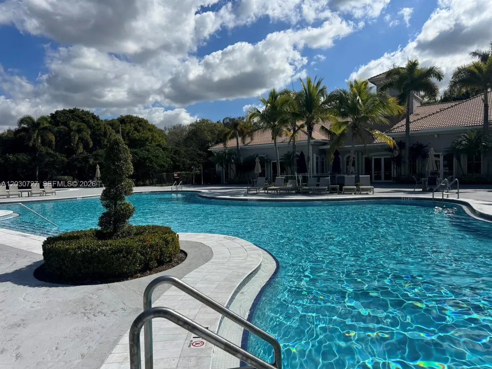 19548 S Whitewater Ave Weston, FL 33332