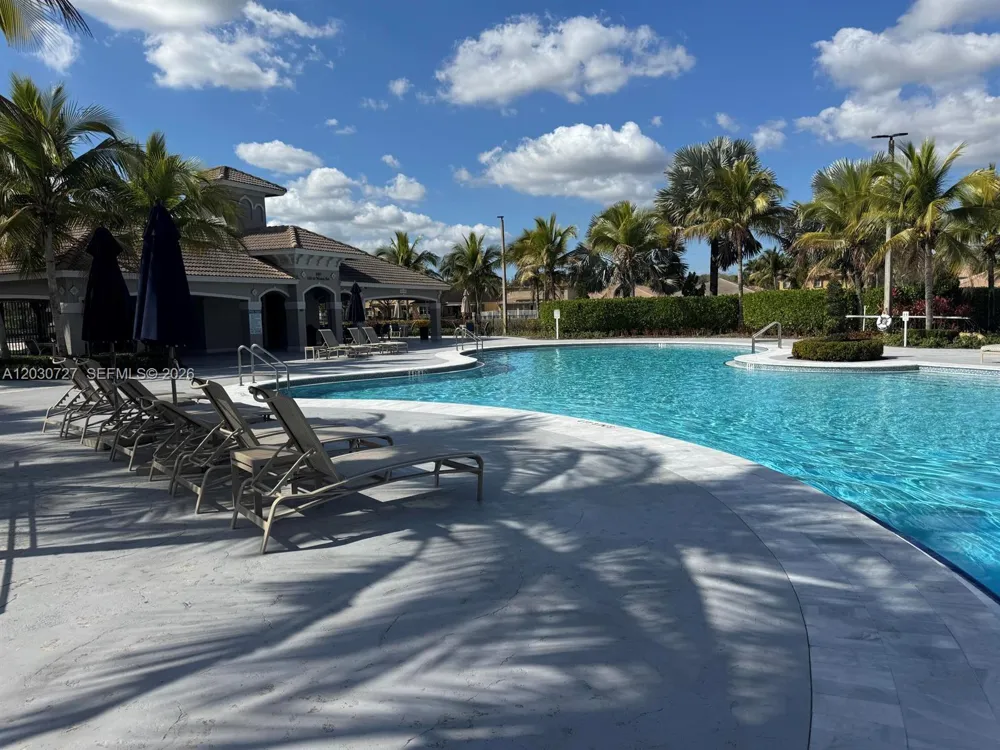 19548 S Whitewater Ave Weston, FL 33332