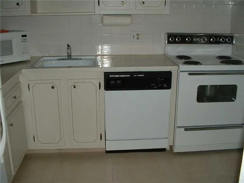 1030 Country Club Drive #401 Margate, FL 33063