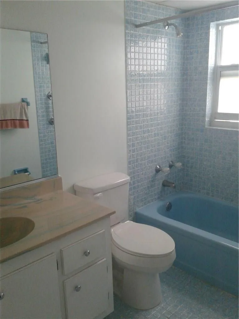 1030 Country Club Drive #401 Margate, FL 33063