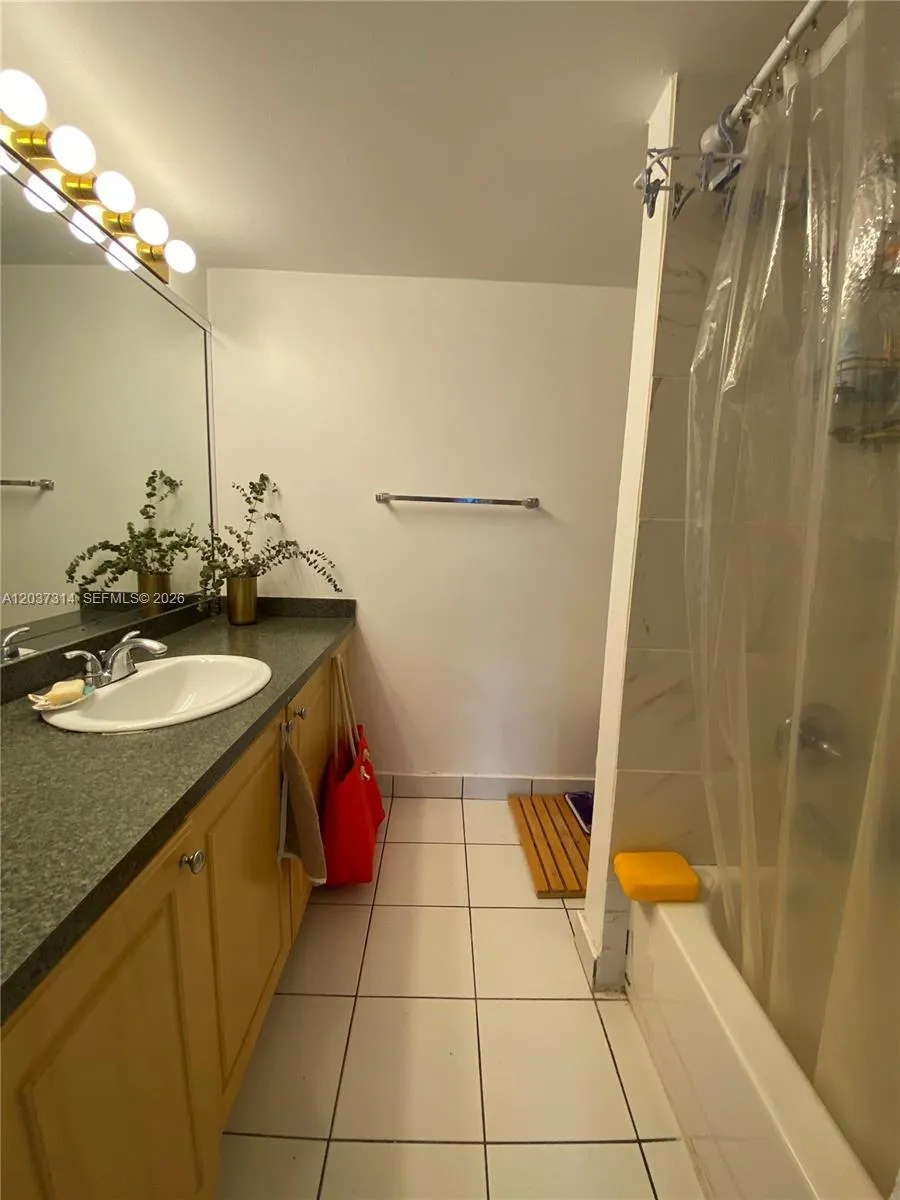 605 S Pine Island Rd #404A Plantation, FL 33324