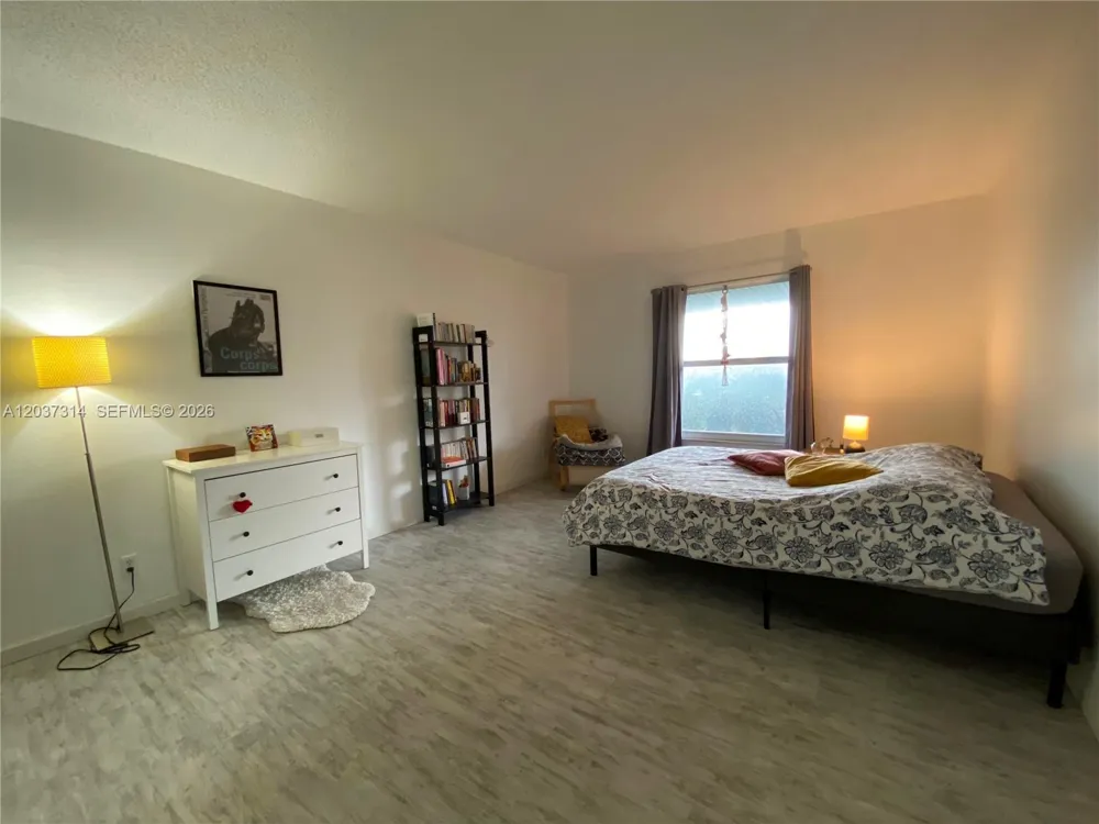 605 S Pine Island Rd #404A Plantation, FL 33324