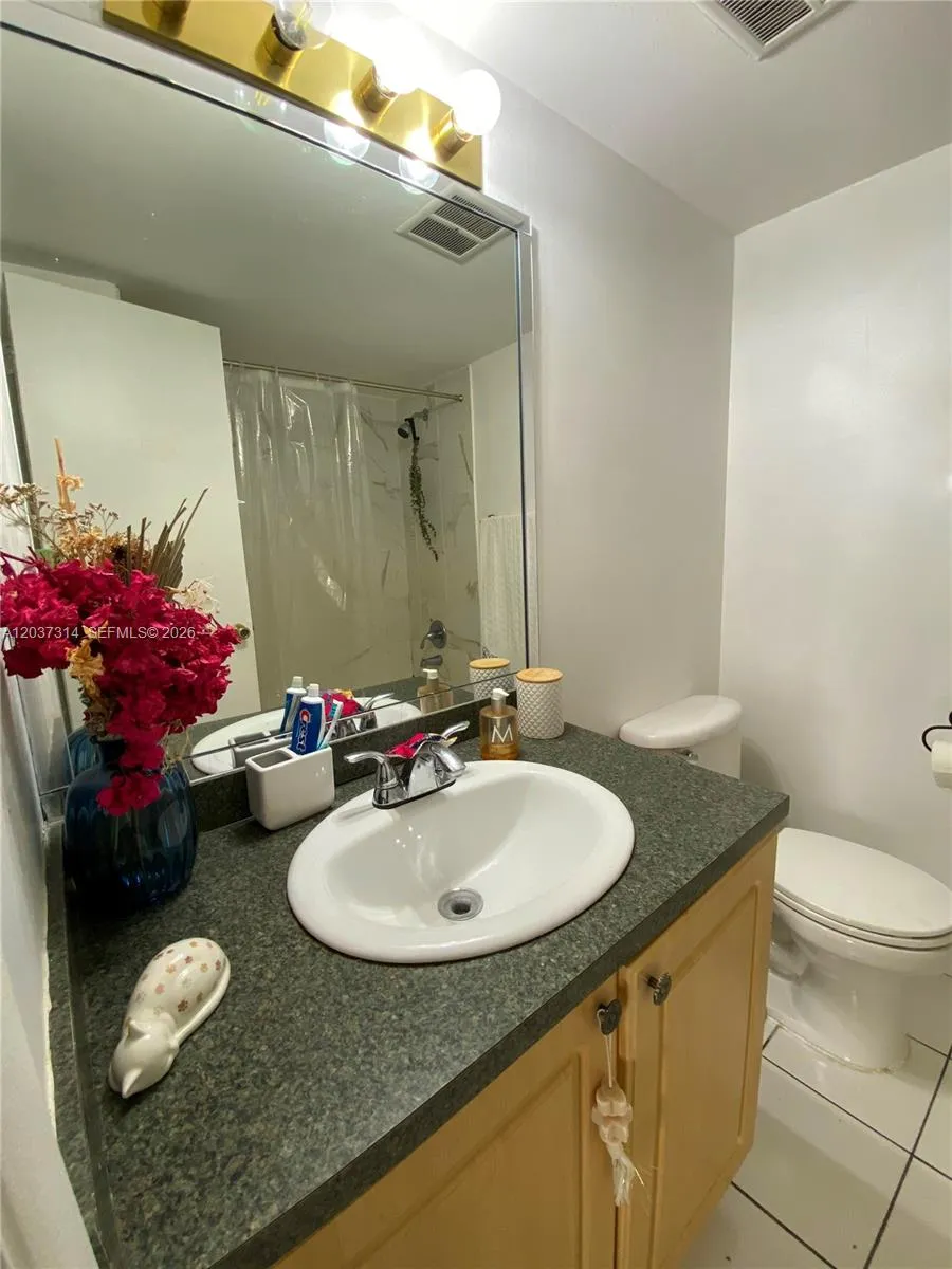 605 S Pine Island Rd #404A Plantation, FL 33324