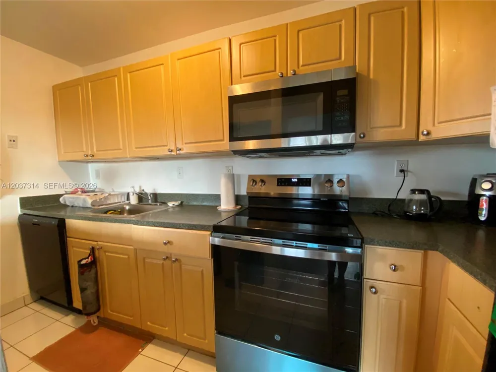 605 S Pine Island Rd #404A Plantation, FL 33324