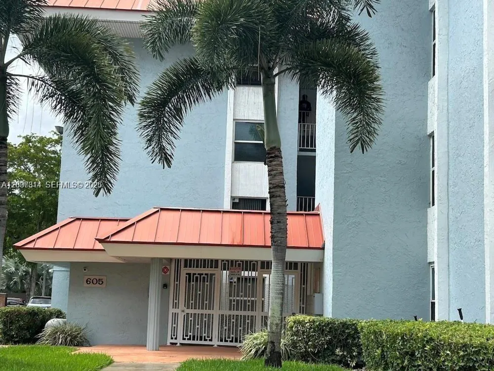 605 S Pine Island Rd #404A Plantation, FL 33324