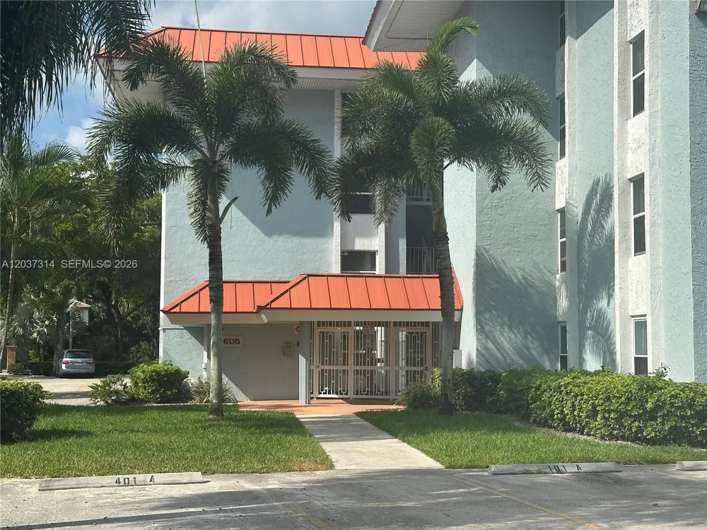 605 S Pine Island Rd #404A Plantation, FL 33324
