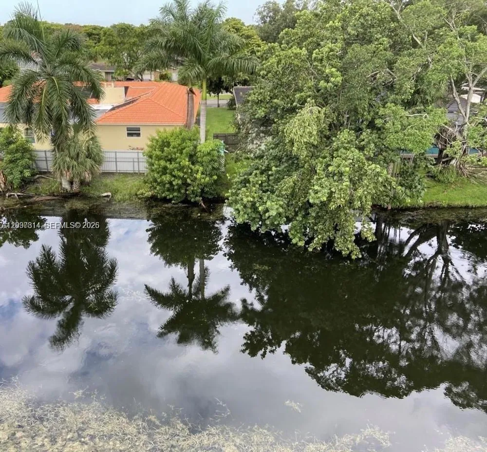 605 S Pine Island Rd #404A Plantation, FL 33324