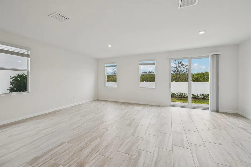 568 Salisbury Circle Fort Pierce, FL 34982