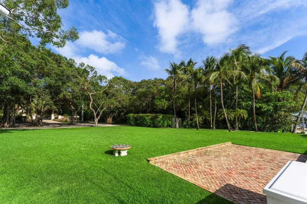 1131 Hillsboro Mile Hillsboro Beach, FL 33062