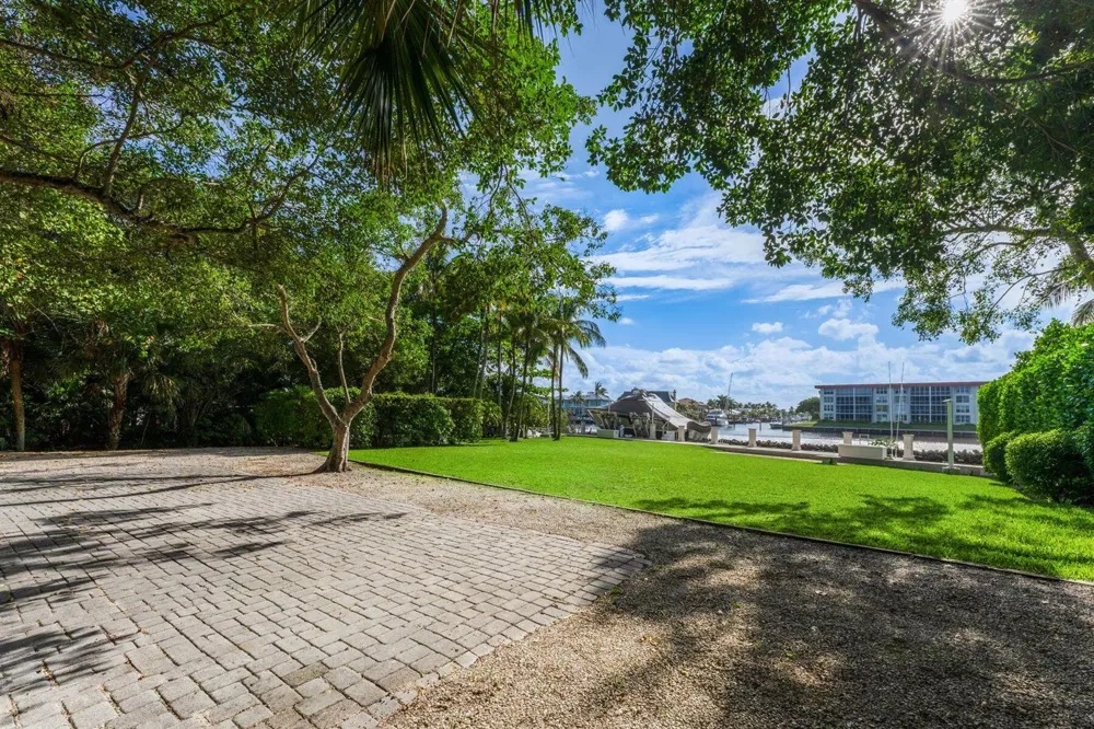 1131 Hillsboro Mile Hillsboro Beach, FL 33062