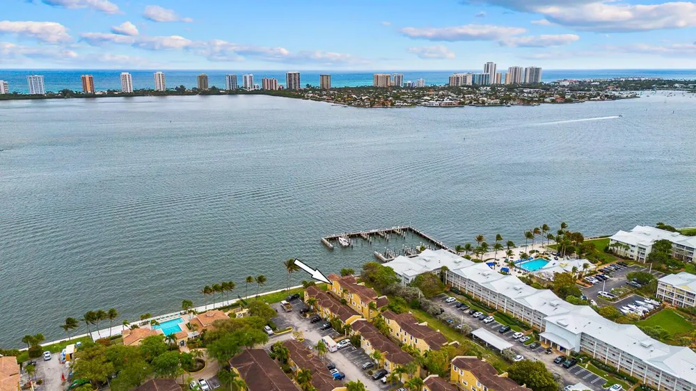 1060 Lake Shore Drive #201 West Palm Beach, FL 33403
