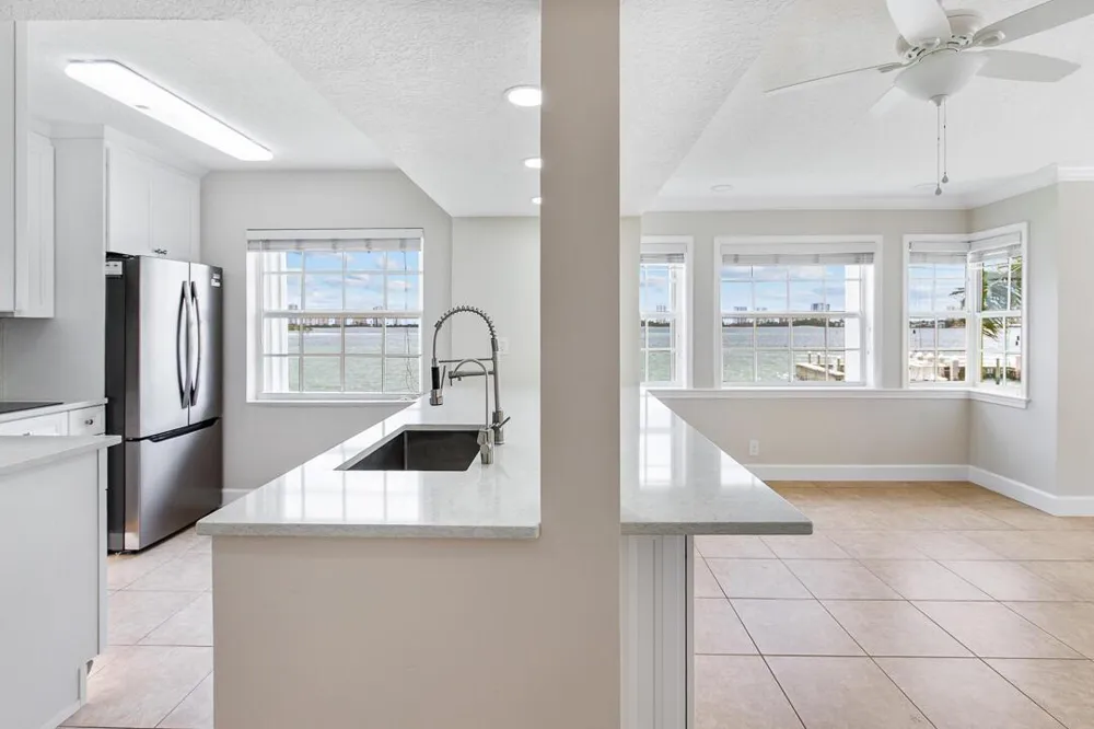 1060 Lake Shore Drive #201 West Palm Beach, FL 33403
