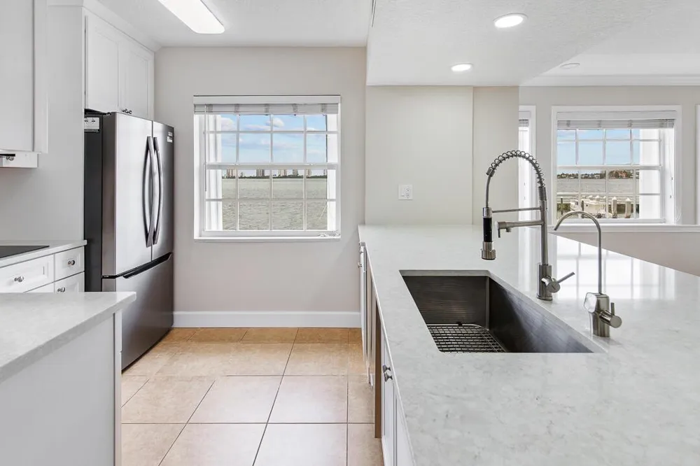 1060 Lake Shore Drive #201 West Palm Beach, FL 33403