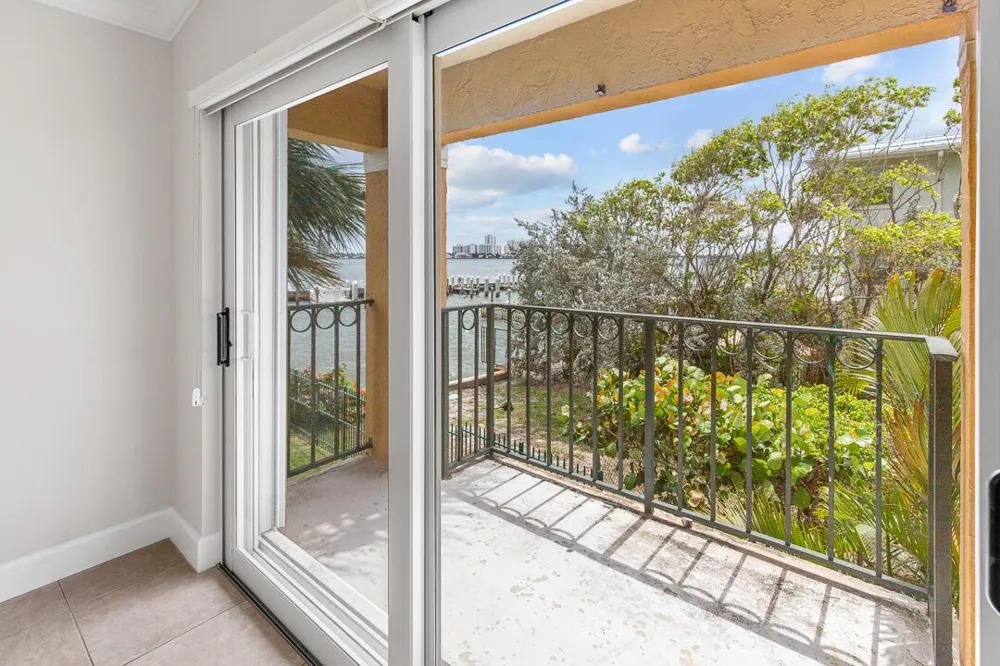 1060 Lake Shore Drive #201 West Palm Beach, FL 33403
