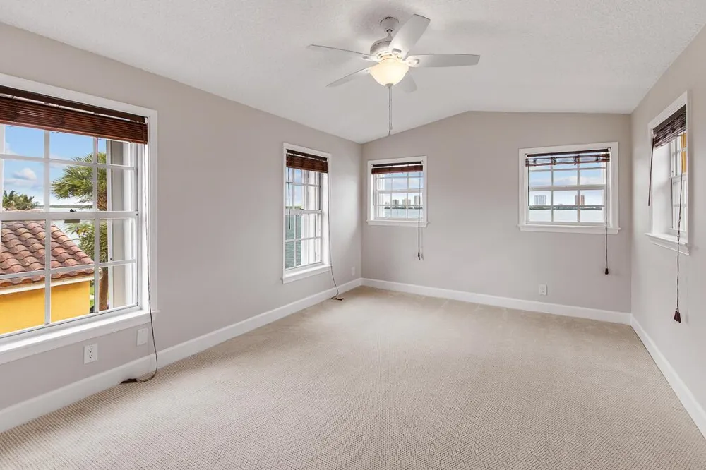 1060 Lake Shore Drive #201 West Palm Beach, FL 33403