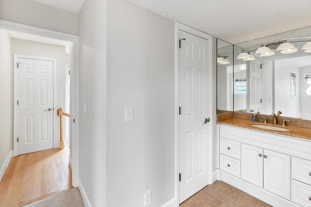 1060 Lake Shore Drive #201 West Palm Beach, FL 33403