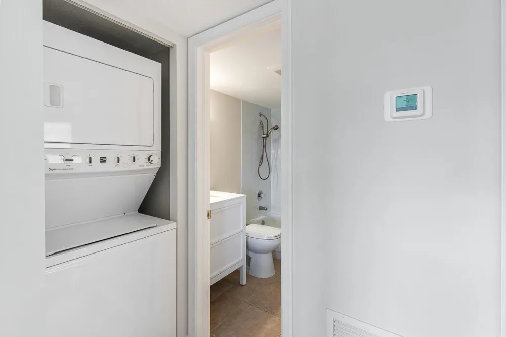 1060 Lake Shore Drive #201 West Palm Beach, FL 33403