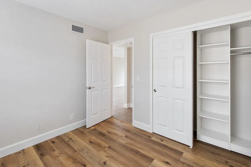 1060 Lake Shore Drive #201 West Palm Beach, FL 33403