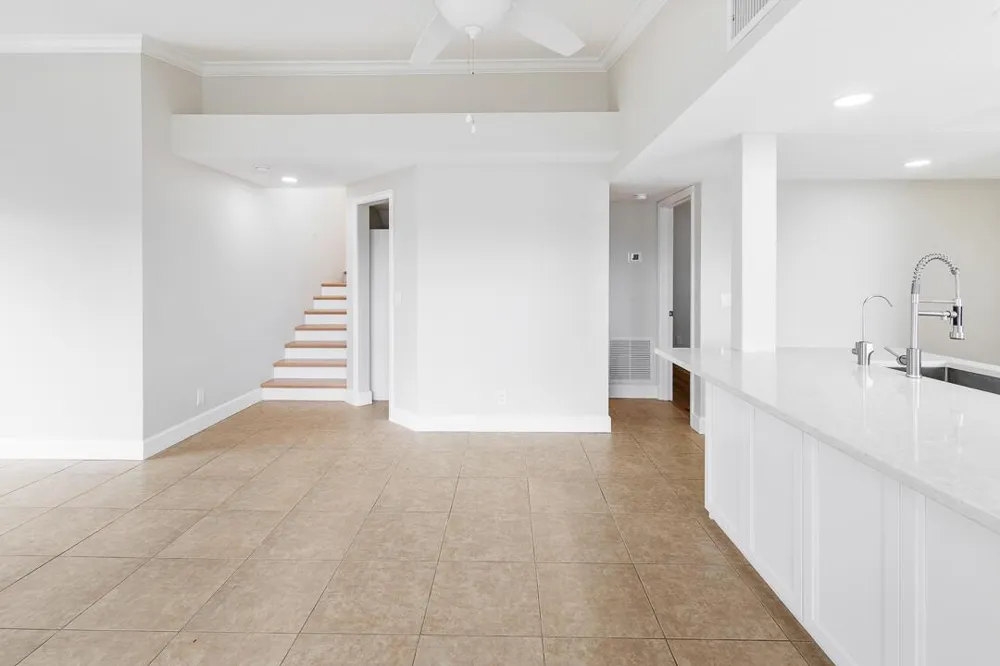 1060 Lake Shore Drive #201 West Palm Beach, FL 33403