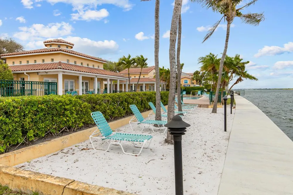 1060 Lake Shore Drive #201 West Palm Beach, FL 33403