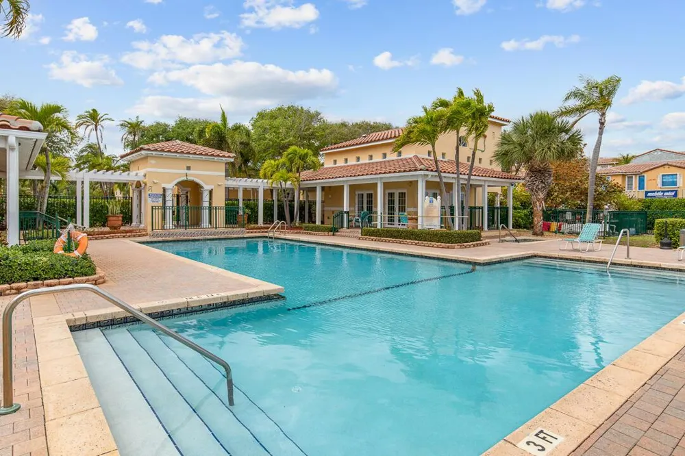 1060 Lake Shore Drive #201 West Palm Beach, FL 33403