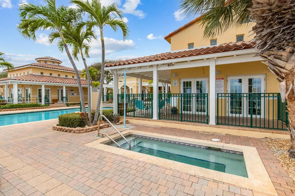 1060 Lake Shore Drive #201 West Palm Beach, FL 33403