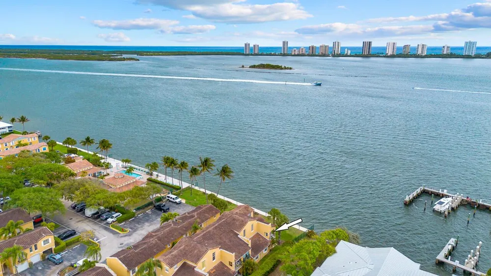 1060 Lake Shore Drive #201 West Palm Beach, FL 33403