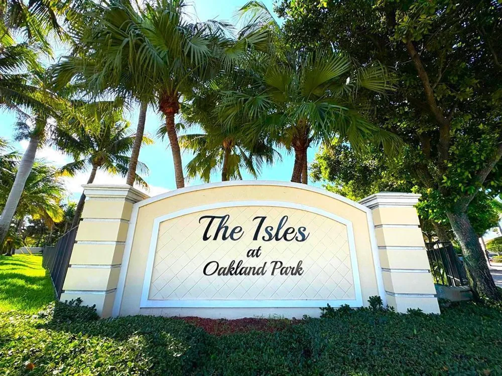 3245 NW 31st Terrace Oakland Park, FL 33309