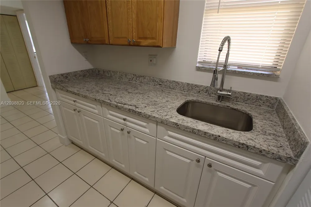 650 NW 114th Ave #202 Sweetwater, FL 33172