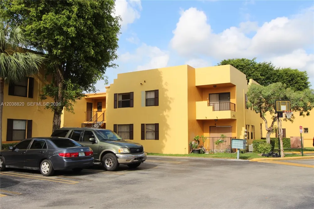 650 NW 114th Ave #202 Sweetwater, FL 33172
