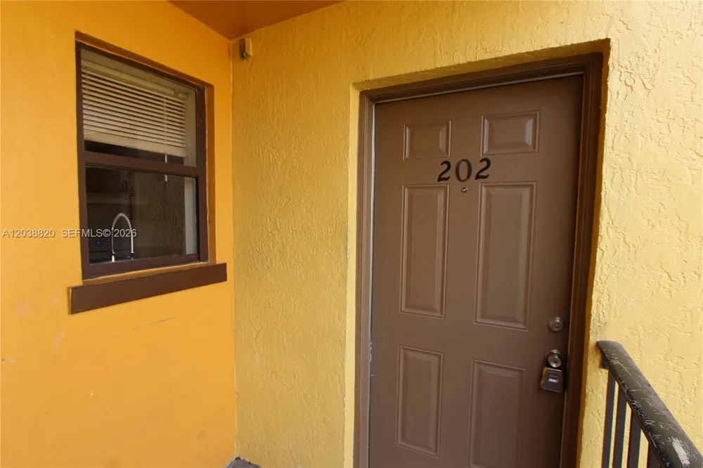 650 NW 114th Ave #202 Sweetwater, FL 33172
