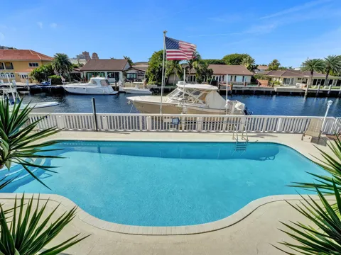 2866 NE 30th Street #3